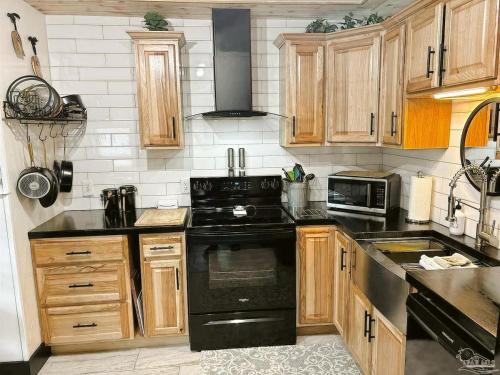 2 BR Ocean Retreat NAS Pensacola Gulf Shores in Myrtle Grove