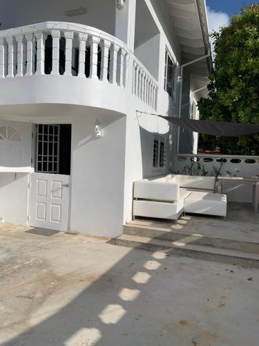 Kelly's Vacation Nest to Relax and Reactivate in Jan Thiel