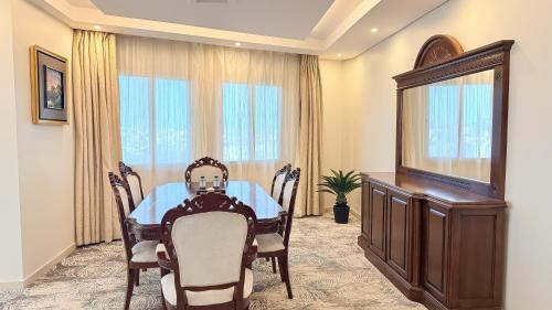 3 bedrooms, 8 beds