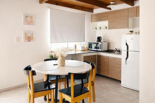 Ana rent Ballester departamentos modernos luminosos, equipados para una hermosa estadia