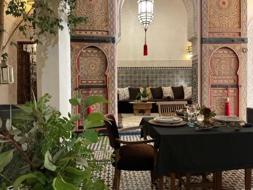 Instalaciones, Dar7 Louyat in Fes