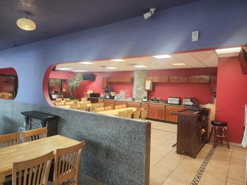 亞歷克斯套房酒店 (Alex Hotel and Suites) in 安克雷奇