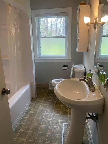 Charming Ridgeway Cottage in 伊利堡