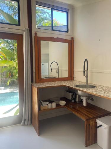 Poolside Oasis in the heart of Byronbay Hinterland – khách sạn tại Mullumbimby