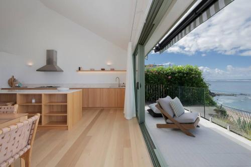 Terraza/balcón, Bella Vista - Oceanfront Haven with Endless Views in Norah Head