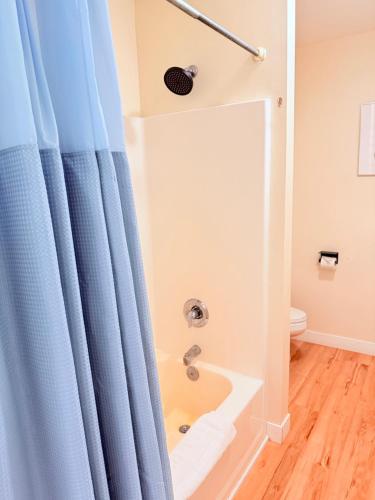 The Kingsley Suites in Kingsley, USA