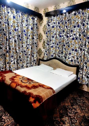 Hotel First Kashmir – Srinagar, PA