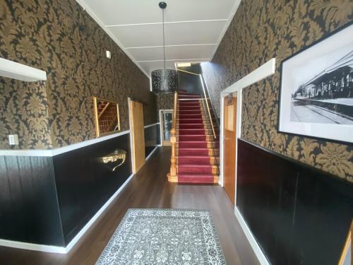 Vestabils, The Old Railway Hotel Lumsden in Lamsdena