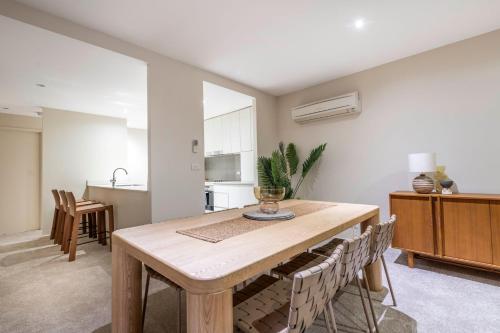 Forrest Executive Apartment Parliament & Manuka Nearby in Forrest