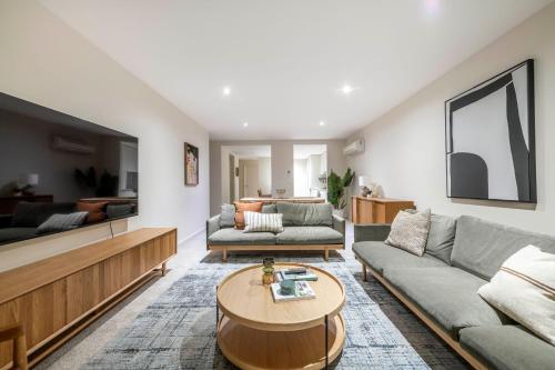 Forrest Executive Apartment Parliament & Manuka Nearby in Forrest