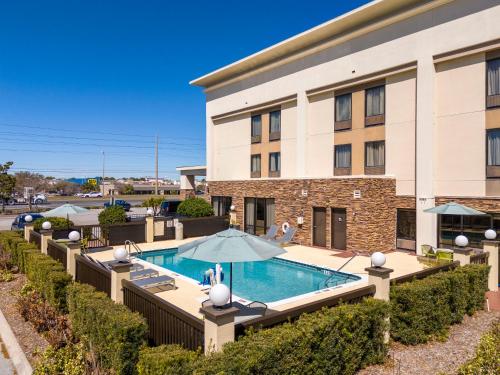 希爾頓歡朋酒店 - 斯普林希爾 (Hampton Inn Spring Hill) in 春日山