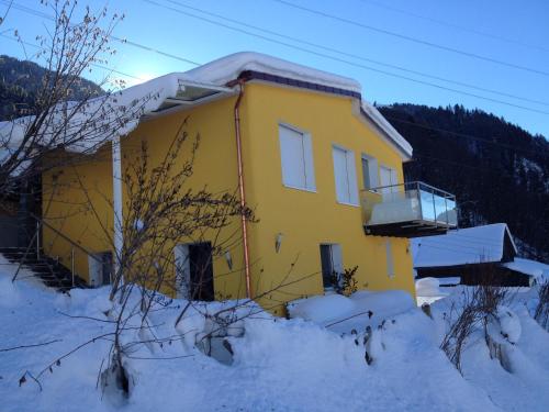 Bijouswiss " Yellow House"