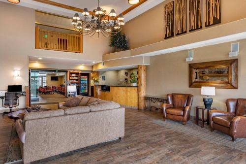 Comfort Suites Golden West on Evergreen Parkway in Evergreen, USA