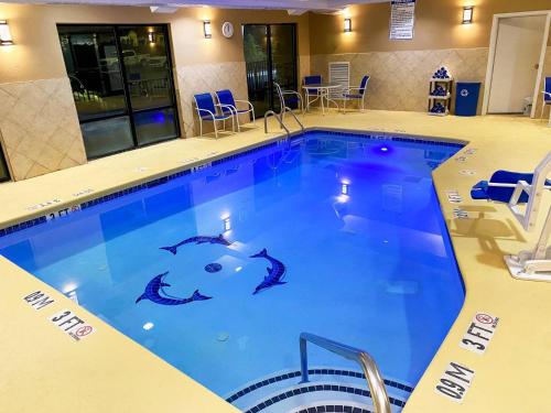 Comfort Suites by Choice Hotels Kingsland I-95 Kings Bay Naval Base - image 41