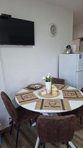 Iekārtas, Apartman Raj in Berkovac
