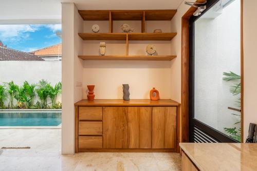 Lekatika - Spacious Pool Villa Close to Local Hotspots, Seminyak (photo 9)