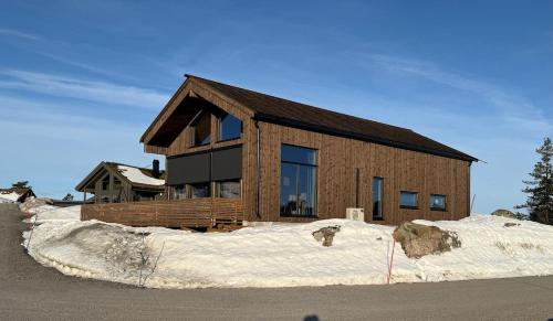 New and completed year-round cabin at Gautefall