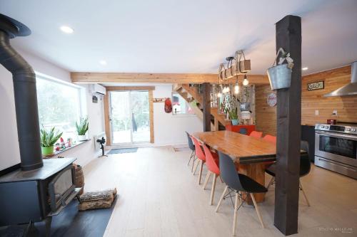 Spa et Waterfront - Cachette du Petit Lac in Chertsey (QC)