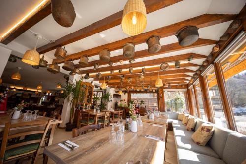 Bran Pensiunea Restaurant Al Gallo centru in Bran