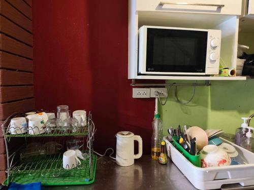 Kitchen, Smile Capsule Hostel near Srigurd Temple