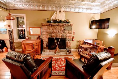 avla, Burleigh Falls Inn in Trent Lakes