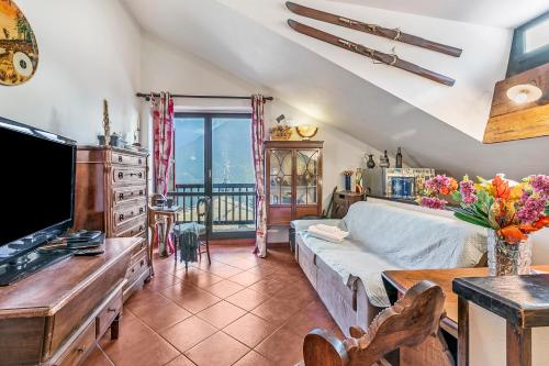 Champlas Suite - Balcony Views, Sleeps 4 - Happy Rentals