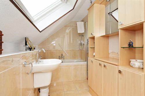 設施, The Spindrift Guest House in 安斯特拉瑟