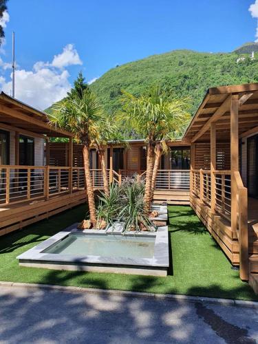 2 bedrooms, 4 beds