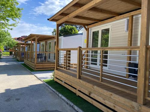 2 bedrooms, 4 beds