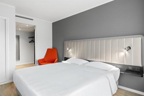 2 twin beds