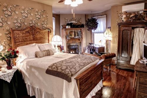 The Queen, A Victorian Bed & Breakfast in Bellefonte, USA