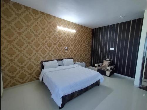 Surya hotel in Gangapur