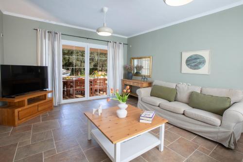 Villa Morris – khách sạn tại Nydri