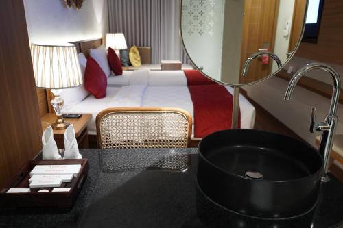 Ramada by Wyndham Yogyakarta Room Type - Executive Room with Two Single Beds, Non-Smoking