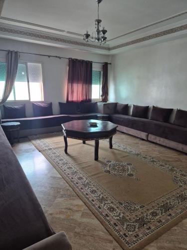 Luxurious 3-Bedroom Apartment in Historic Fs Morocco - image 9