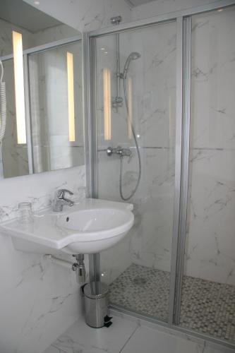 Hotel Bellevue Saint-Lazare – Paris, TX