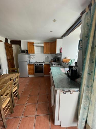 Gîte Madeleine, 4 bedroom country cottage with pool, sleeps 10 (Gite Madeleine, 4 bedroom country cottage with pool, sleeps 10) in Saint-Nicolas-du-Pelem
