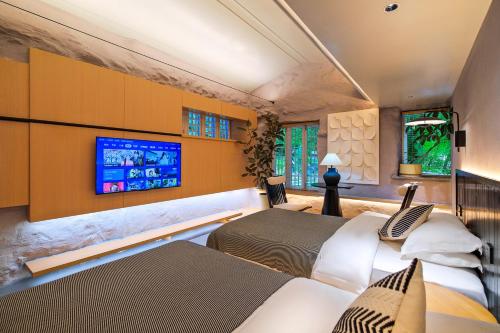 2 twin beds