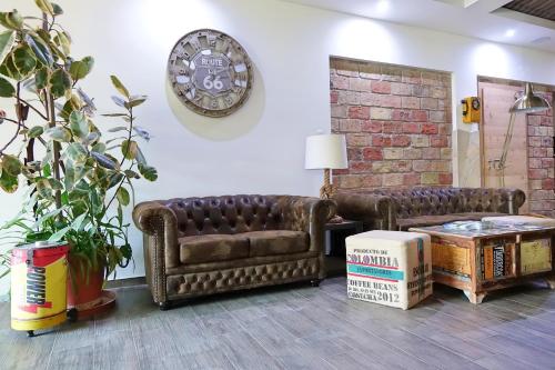 ผับ/เลาจน์, Weinhotel Kirchenwirt in กอลส์