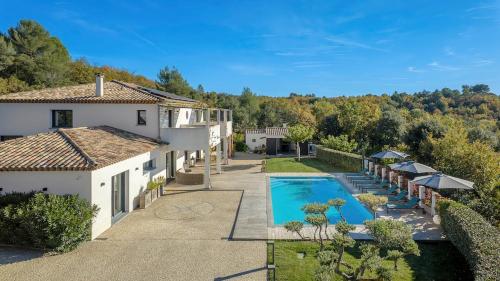 Villa Bleu Azur 10P - Piscine chauffée (Villa Bleu Azur 10P - Piscine chauffee) in Artignosc-sur-Verdon