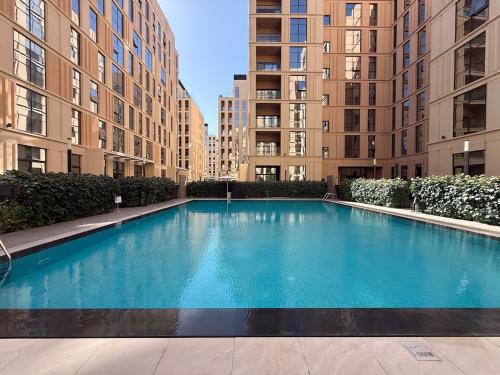 Golden Sunset Luxe 1BR CB2-3-RA1-812-1br in Мадинат-Зайед
