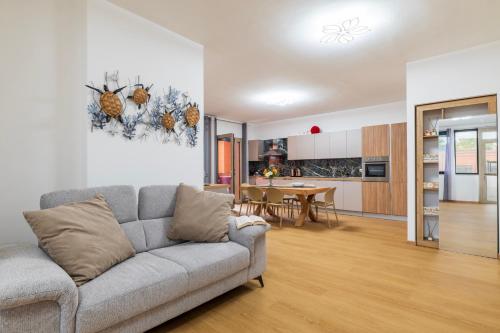 5' from the Sea, Elegant Apartment with Wi-Fi and AC in La Palma