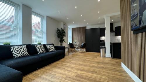 Stylish 2 Bedroom Coastal Apartment near Crosby Beach & Liverpool – khách sạn tại Crosby