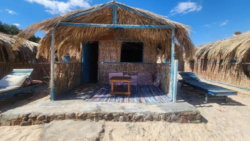 Sea View Camp Nuweiba in الواجهة البحرية لنويبع