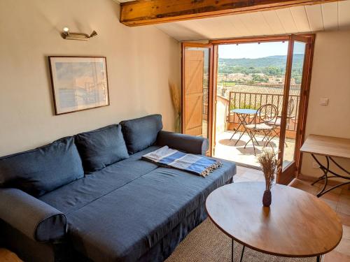 Village house, sea view in Cogolin