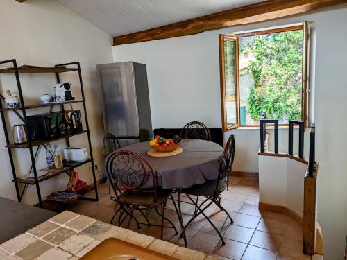 Village house, sea view in Cogolin