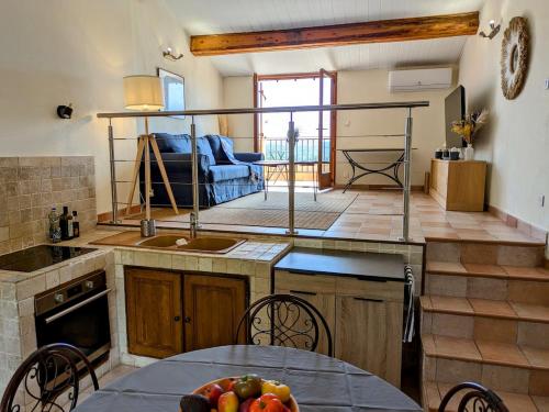 Village house, sea view in Cogolin