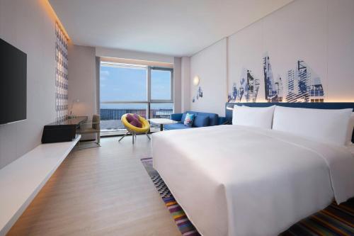 room detail thumbnail 1