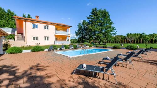 Villa Roberta by Villas Guide in Zabrežani