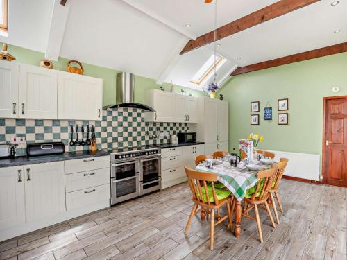 Iekārtas, 2 Bed in Louth oc-74152 in North Somercotes